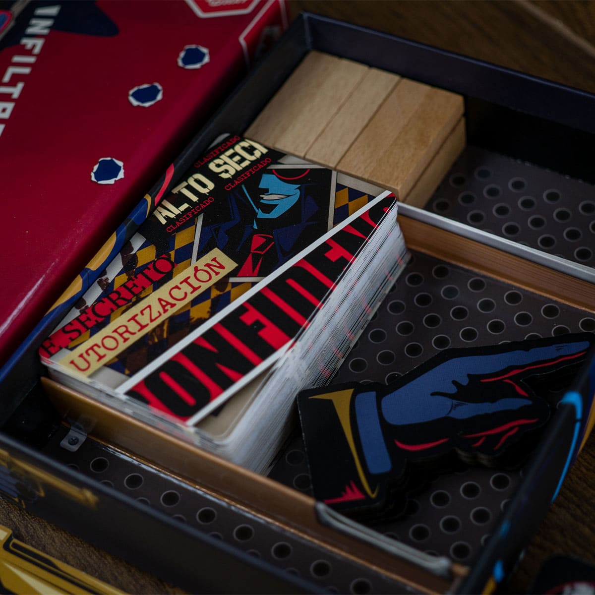 Infiltraidores - Juegos de mesa - Adani Store