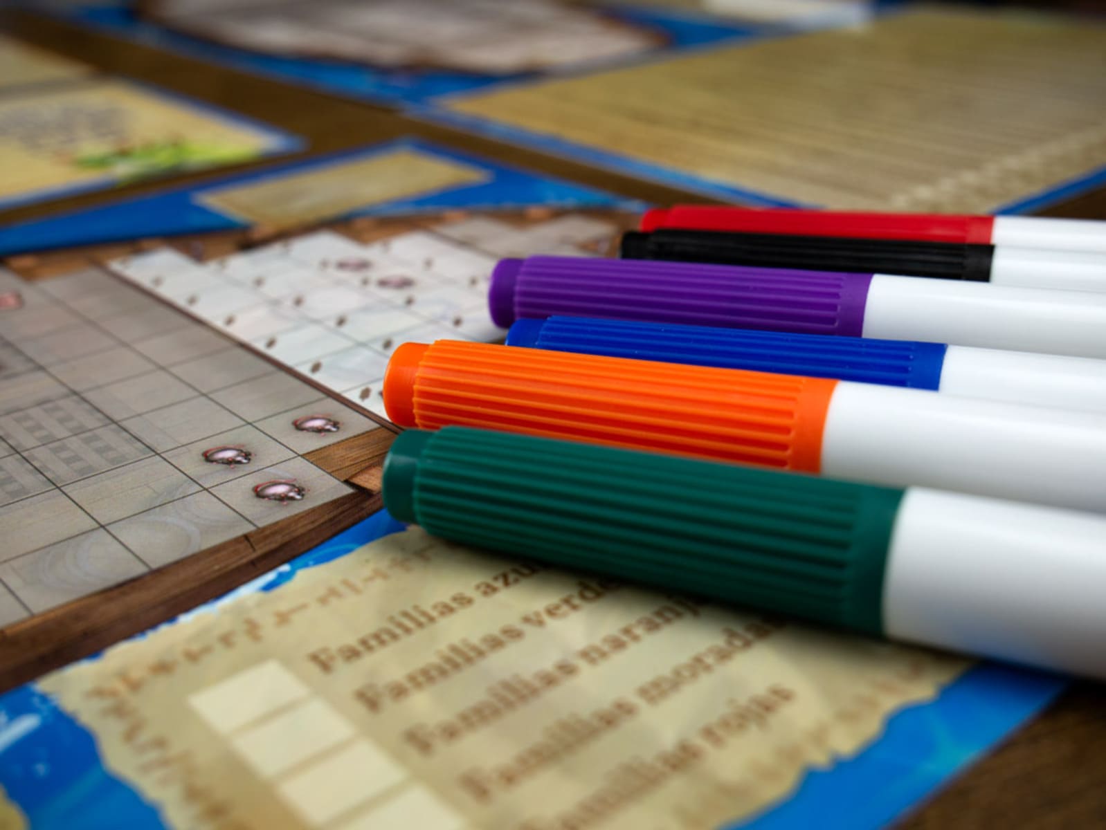 La Isla de los Gatos: Explora y Dibuja - Juegos de mesa - Adani Store